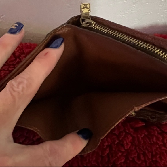 LOUIS VUITTON MONOGRAM COMPACT ZIPPE’ WALLET. EUC. - Picture 5 of 8